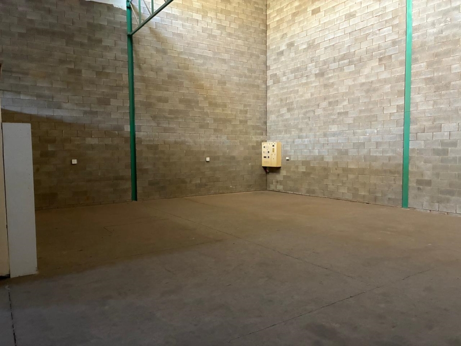 To Let commercial Property for Rent in Driehoek Gauteng