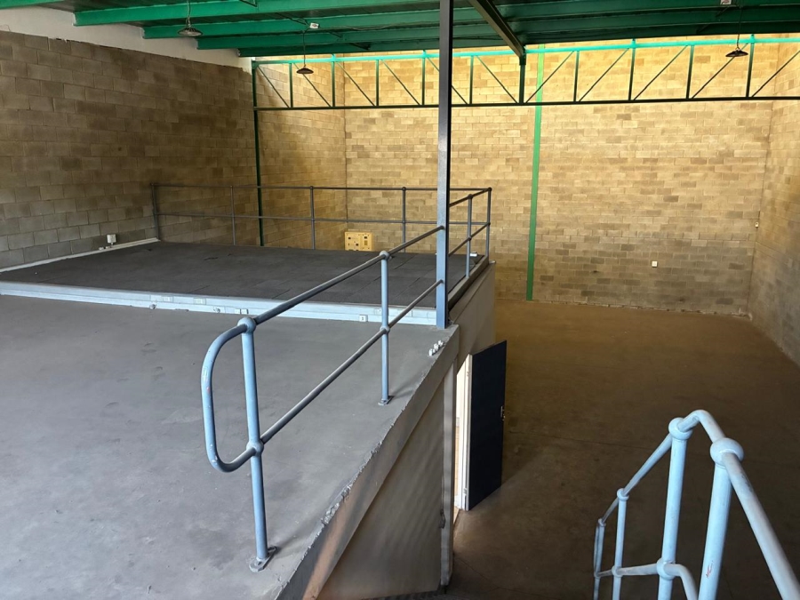 To Let commercial Property for Rent in Driehoek Gauteng