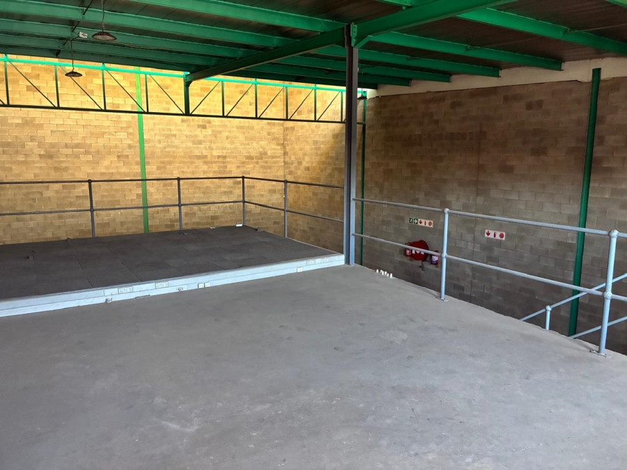 To Let commercial Property for Rent in Driehoek Gauteng