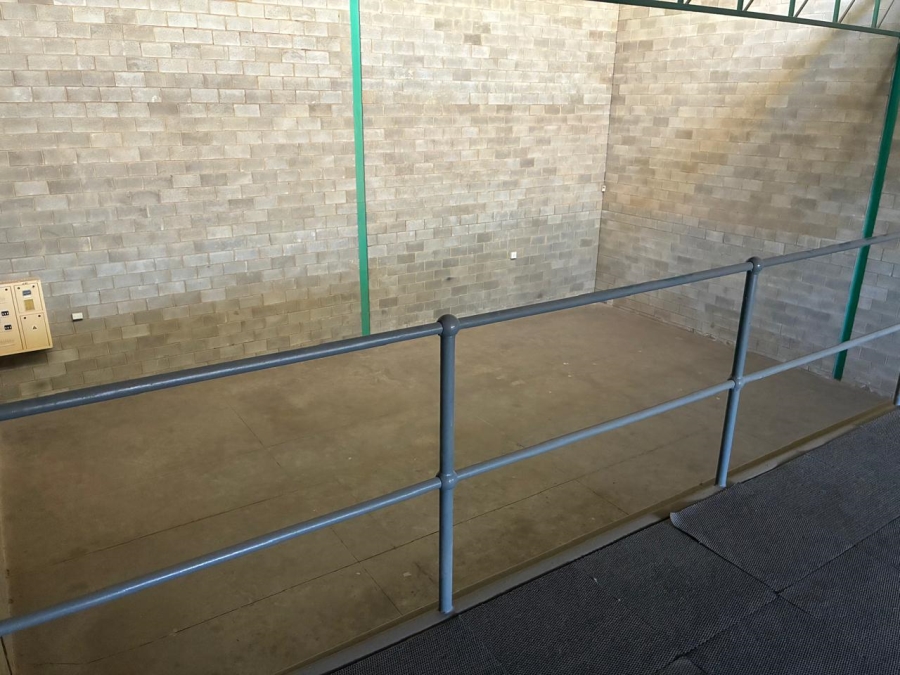 To Let commercial Property for Rent in Driehoek Gauteng