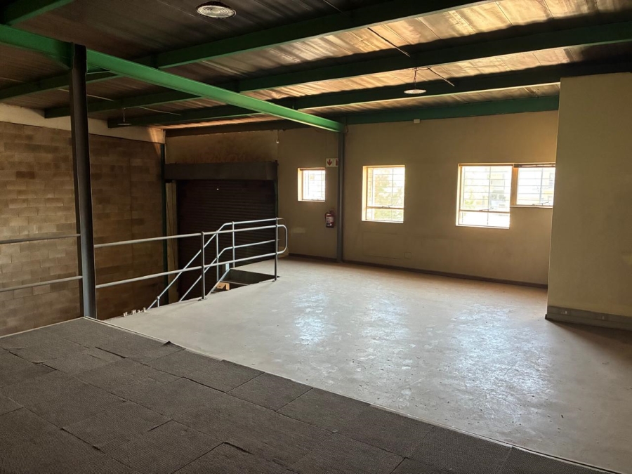 To Let commercial Property for Rent in Driehoek Gauteng