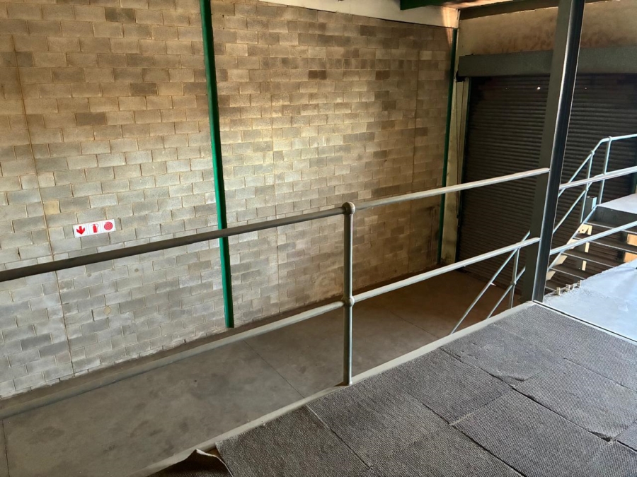 To Let commercial Property for Rent in Driehoek Gauteng