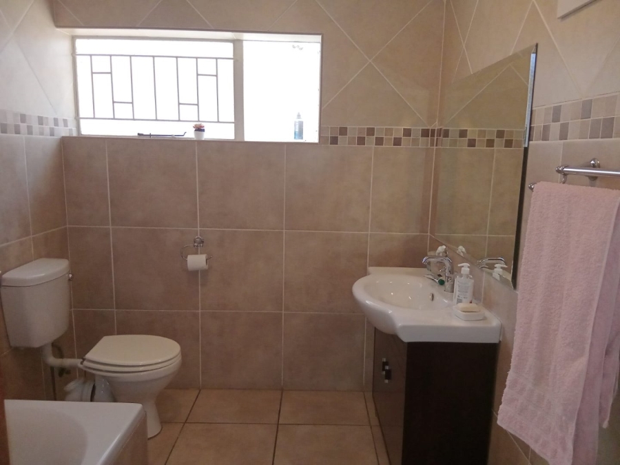 4 Bedroom Property for Sale in Noordheuwel Gauteng