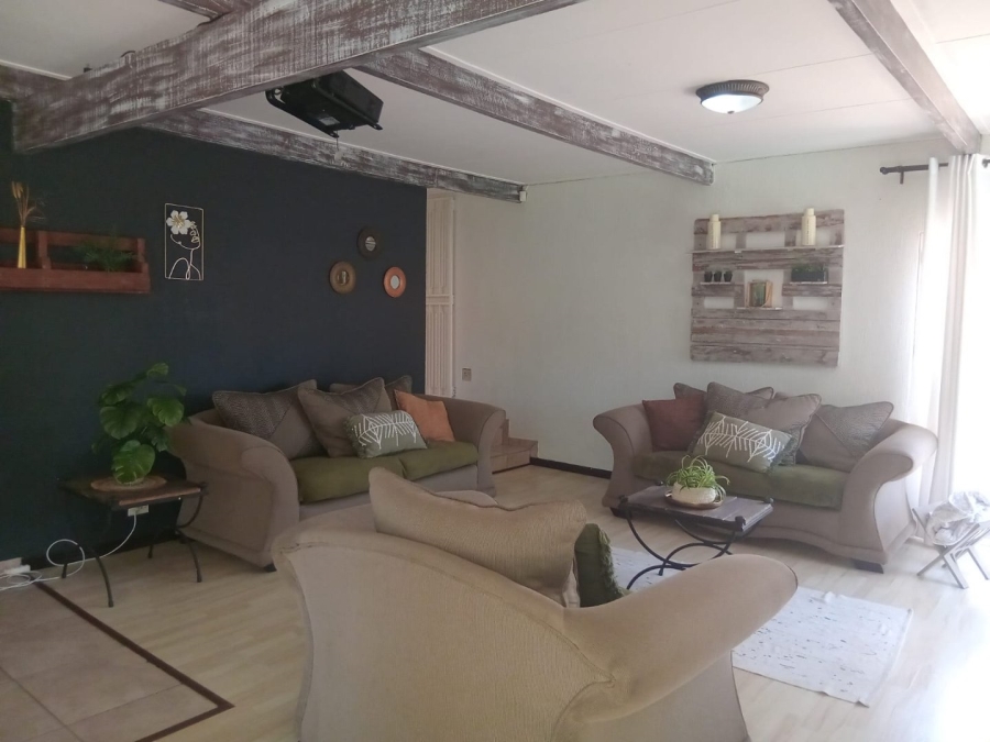 4 Bedroom Property for Sale in Noordheuwel Gauteng