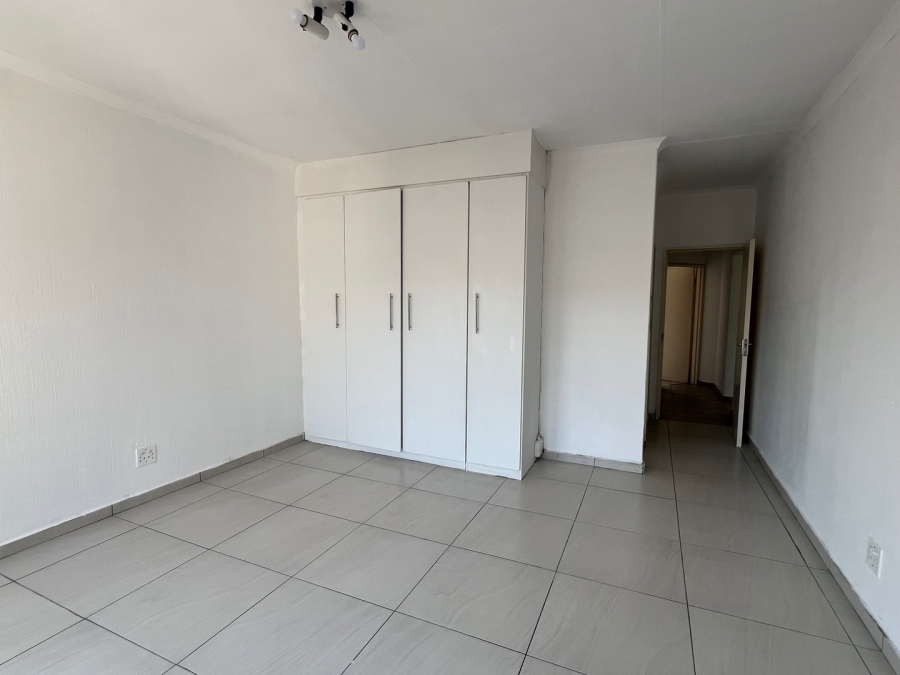 To Let 2 Bedroom Property for Rent in Bedfordview Gauteng