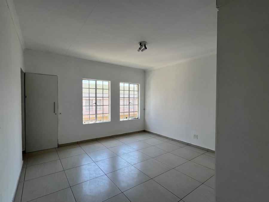 To Let 2 Bedroom Property for Rent in Bedfordview Gauteng