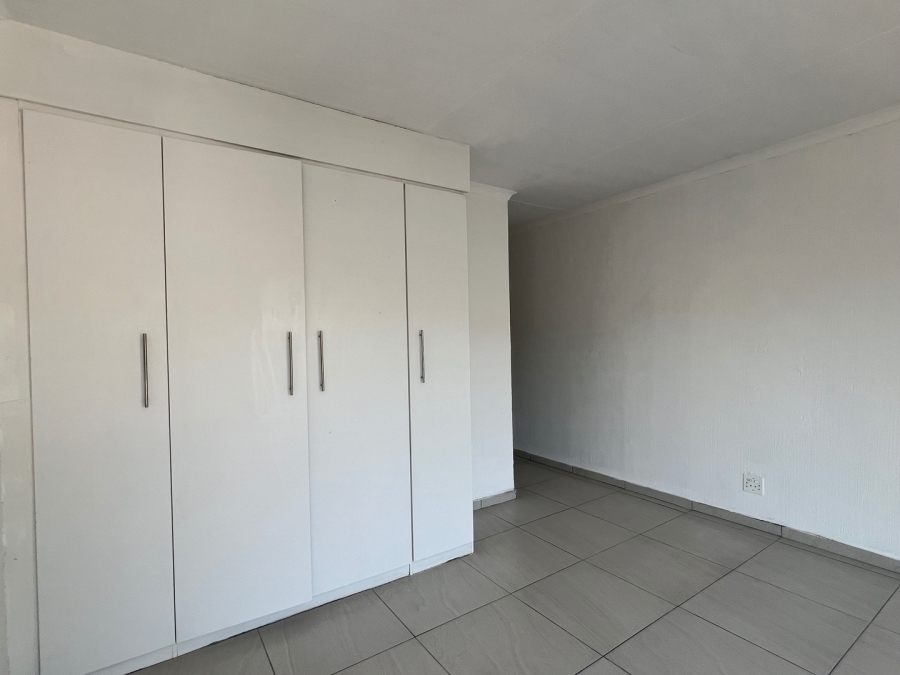 To Let 2 Bedroom Property for Rent in Bedfordview Gauteng