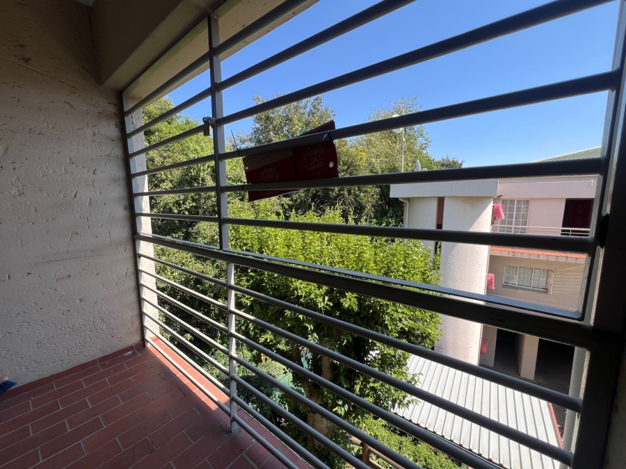 To Let 2 Bedroom Property for Rent in Bedfordview Gauteng