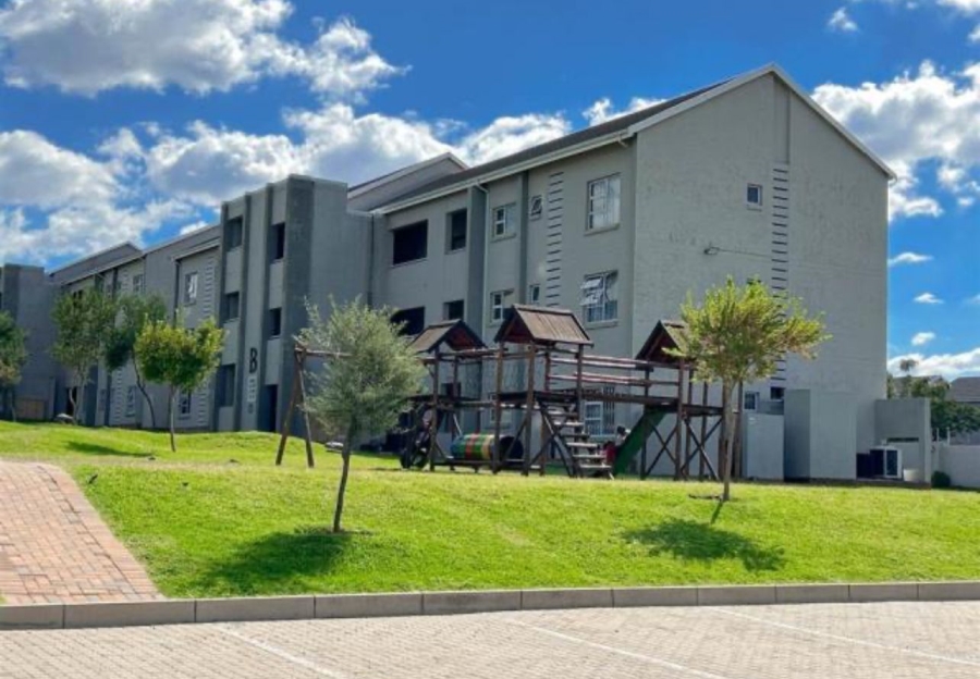 2 Bedroom Property for Sale in Blue Hills AH Gauteng