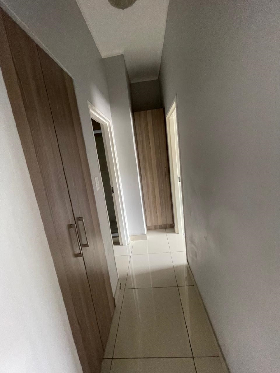 2 Bedroom Property for Sale in Blue Hills AH Gauteng