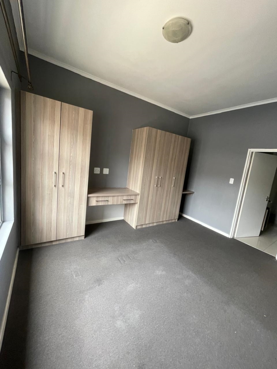 2 Bedroom Property for Sale in Blue Hills AH Gauteng