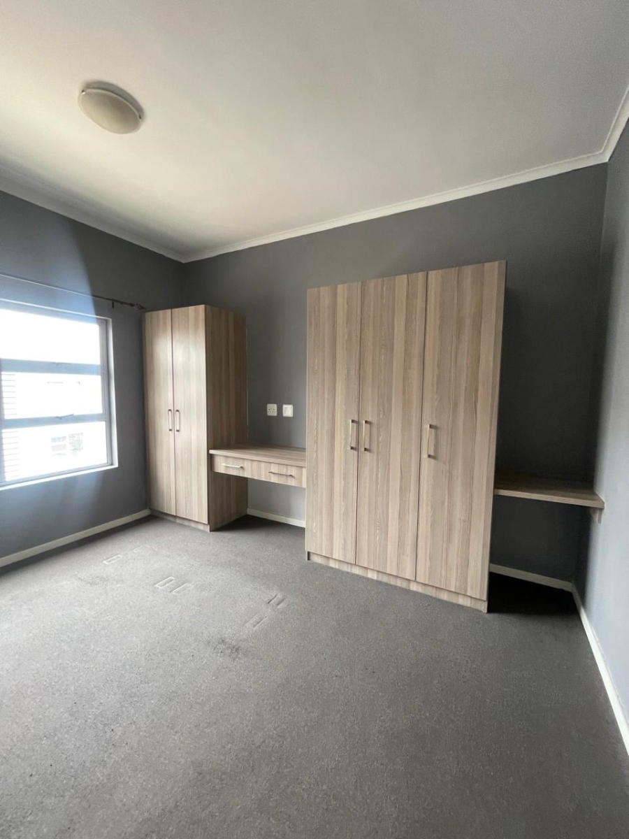 2 Bedroom Property for Sale in Blue Hills AH Gauteng