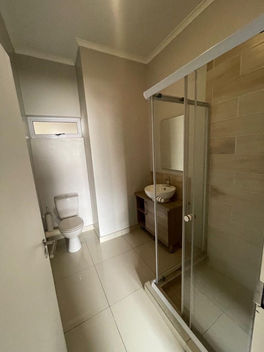 2 Bedroom Property for Sale in Blue Hills AH Gauteng