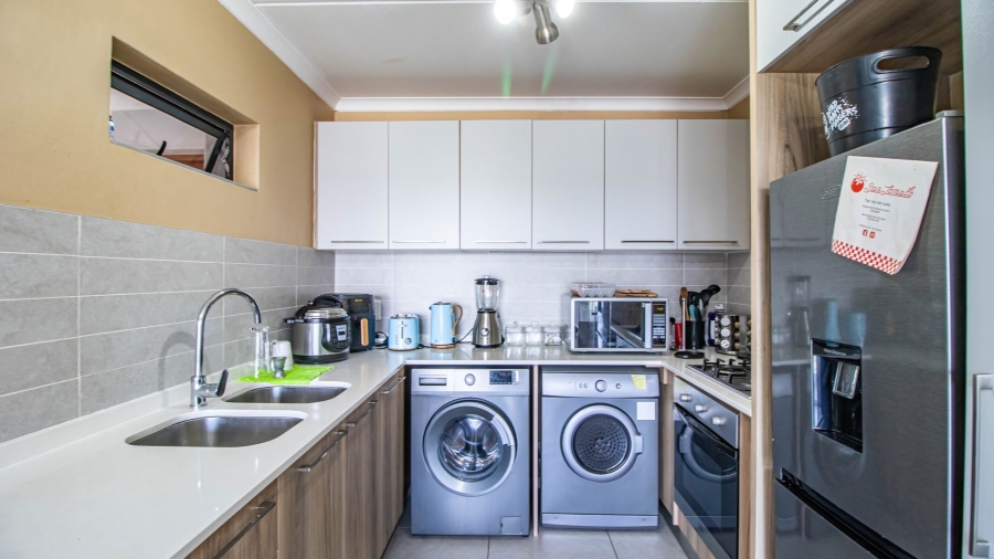 1 Bedroom Property for Sale in Olivewood Gauteng