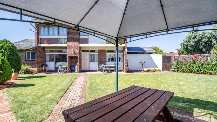 3 Bedroom Property for Sale in Bonaero Park Gauteng