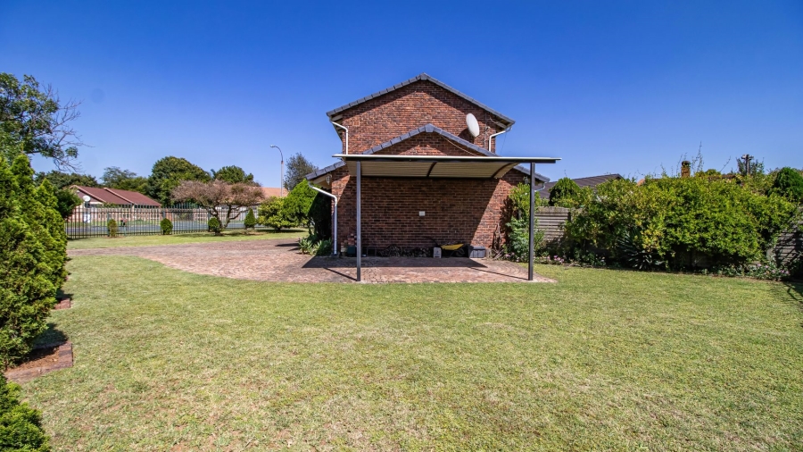 3 Bedroom Property for Sale in Bonaero Park Gauteng