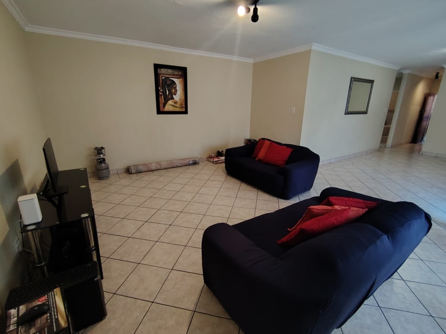 2 Bedroom Property for Sale in Rooihuiskraal North Gauteng