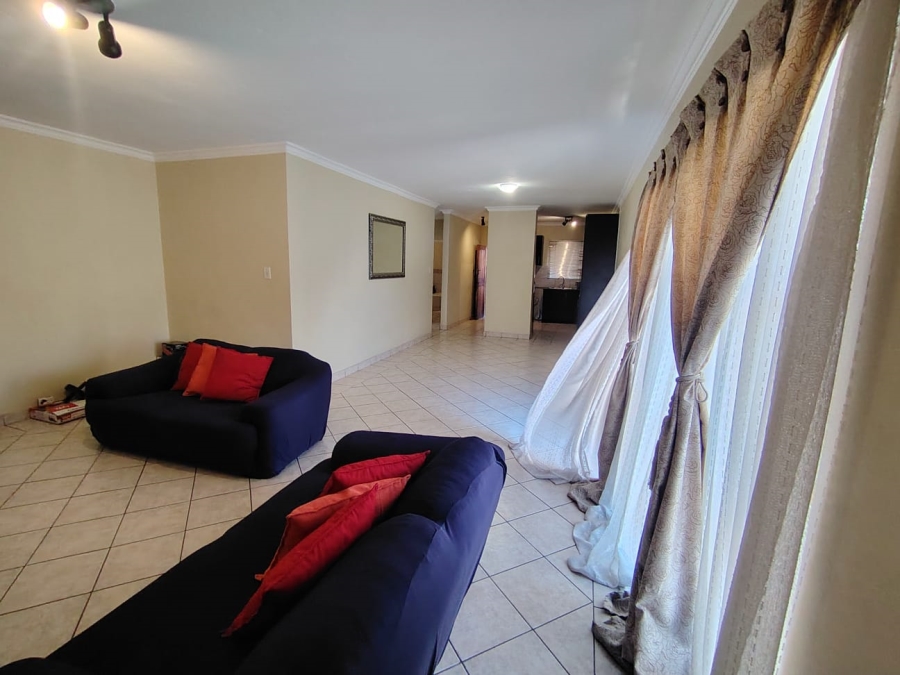 2 Bedroom Property for Sale in Rooihuiskraal North Gauteng
