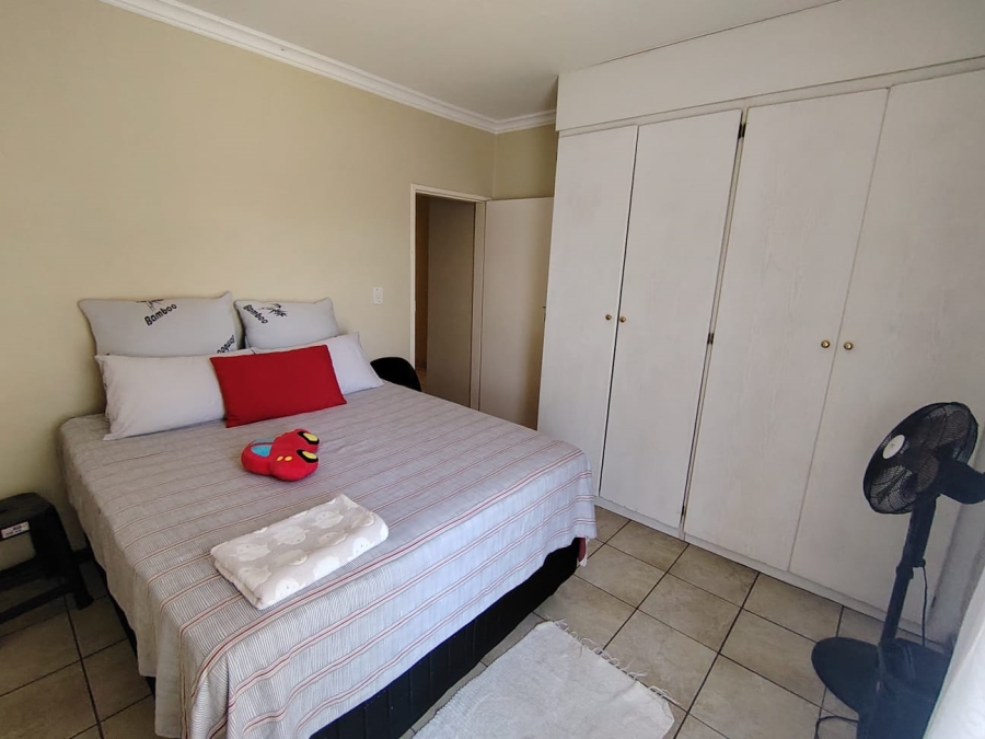 2 Bedroom Property for Sale in Rooihuiskraal North Gauteng