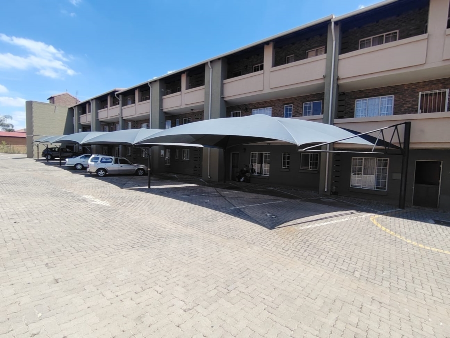 2 Bedroom Property for Sale in Rooihuiskraal North Gauteng
