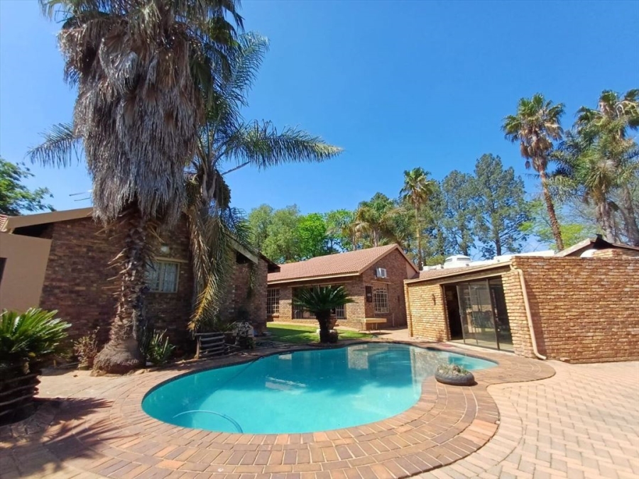 3 Bedroom Property for Sale in Sonneveld Gauteng