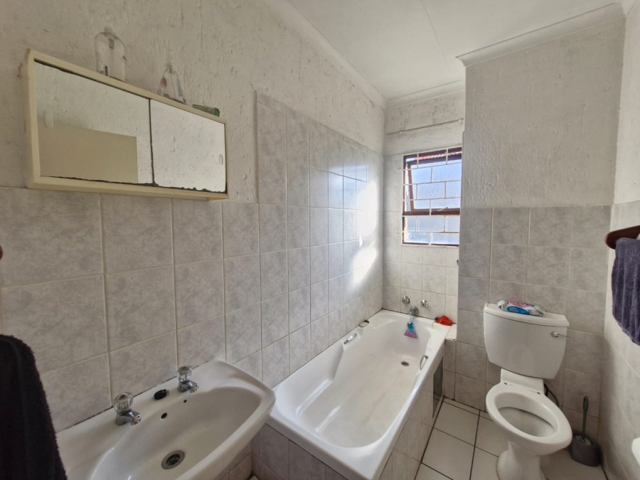 2 Bedroom Property for Sale in Rynfield A H Gauteng