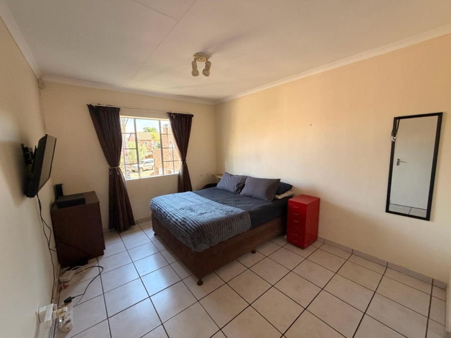 2 Bedroom Property for Sale in Rietvalleirand Gauteng