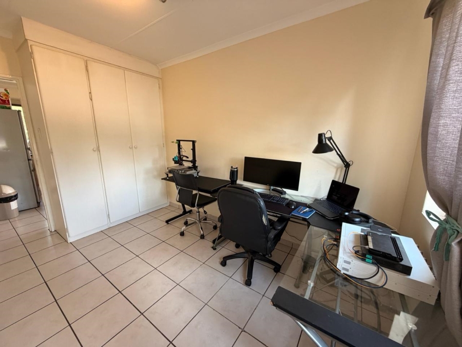 2 Bedroom Property for Sale in Rietvalleirand Gauteng