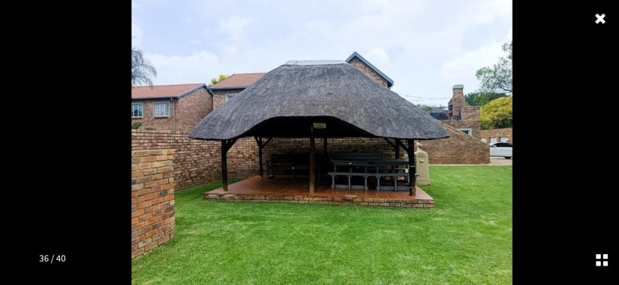 2 Bedroom Property for Sale in Rietvalleirand Gauteng