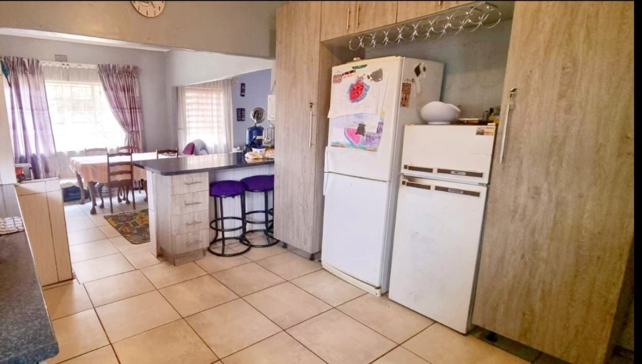 3 Bedroom Property for Sale in Strubenvale Gauteng