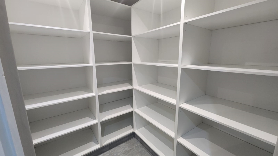 4 Bedroom Property for Sale in Doornpoort Gauteng