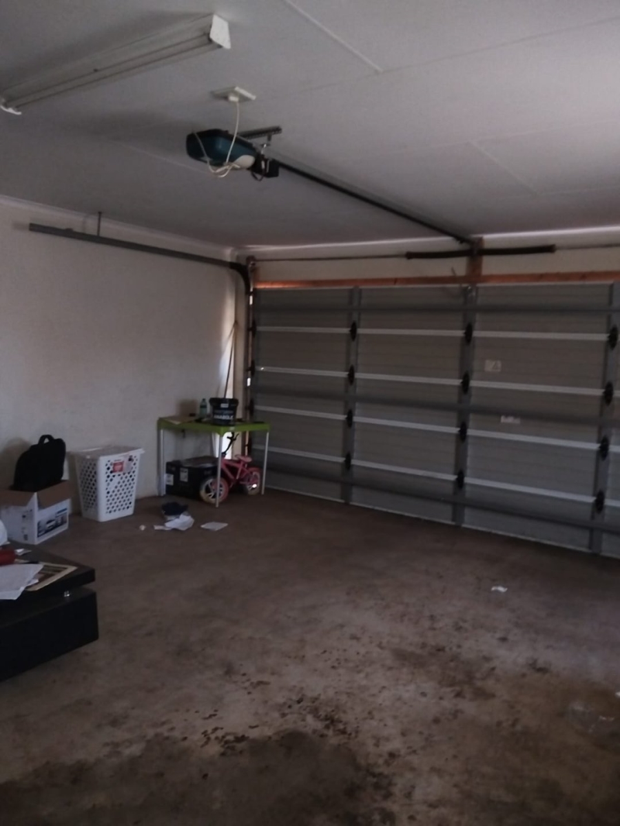 4 Bedroom Property for Sale in Theresa Park Gauteng