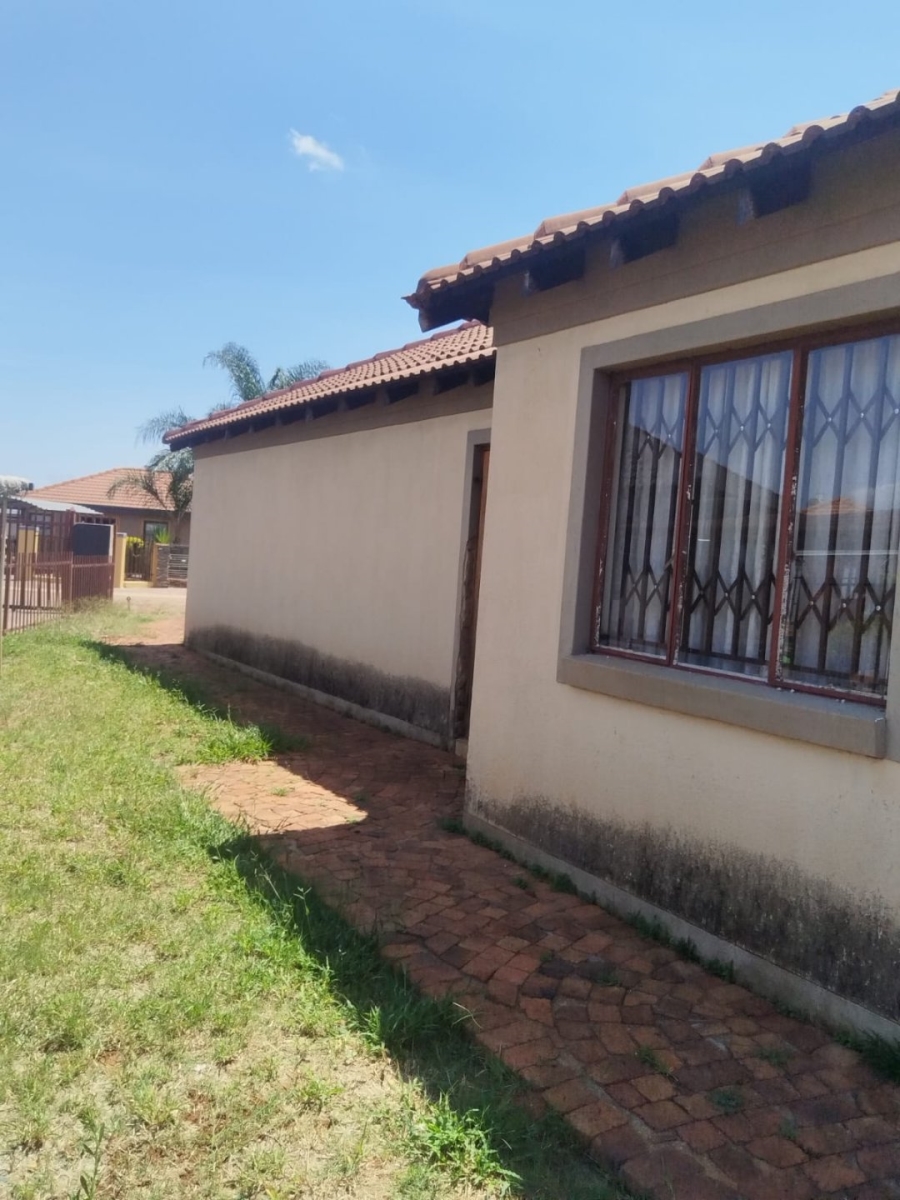 4 Bedroom Property for Sale in Theresa Park Gauteng