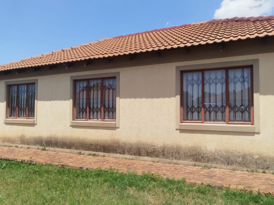 4 Bedroom Property for Sale in Theresa Park Gauteng