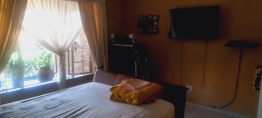 2 Bedroom Property for Sale in Sundowner Gauteng