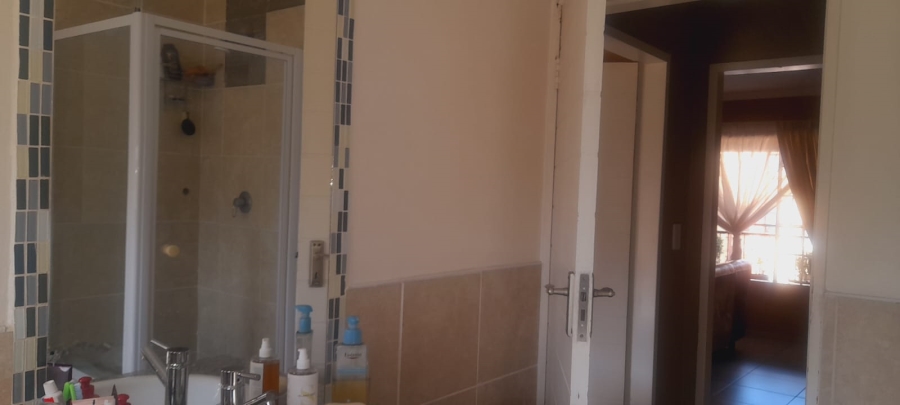 2 Bedroom Property for Sale in Sundowner Gauteng