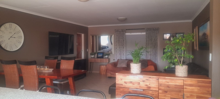 2 Bedroom Property for Sale in Sundowner Gauteng