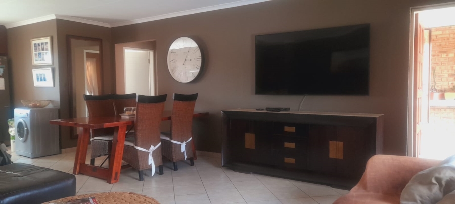 2 Bedroom Property for Sale in Sundowner Gauteng