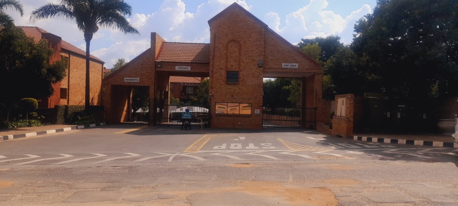 2 Bedroom Property for Sale in Sundowner Gauteng