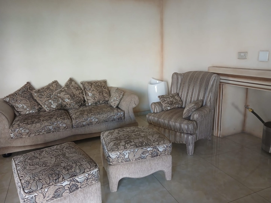 To Let 6 Bedroom Property for Rent in Blue Valley Golf Estate Gauteng