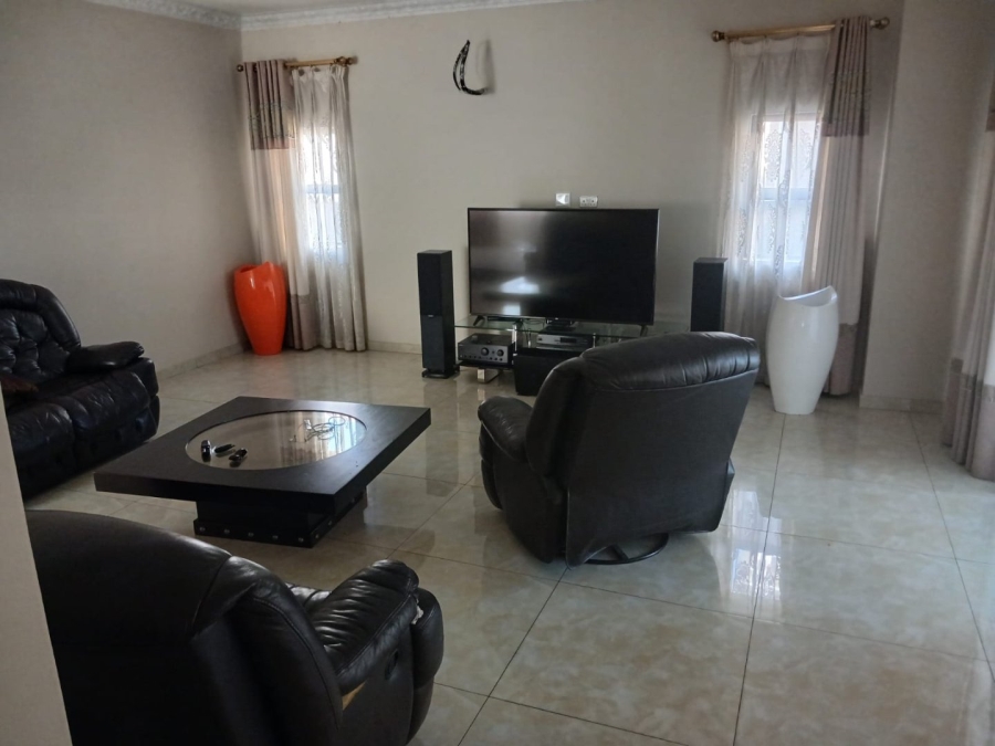 To Let 6 Bedroom Property for Rent in Blue Valley Golf Estate Gauteng