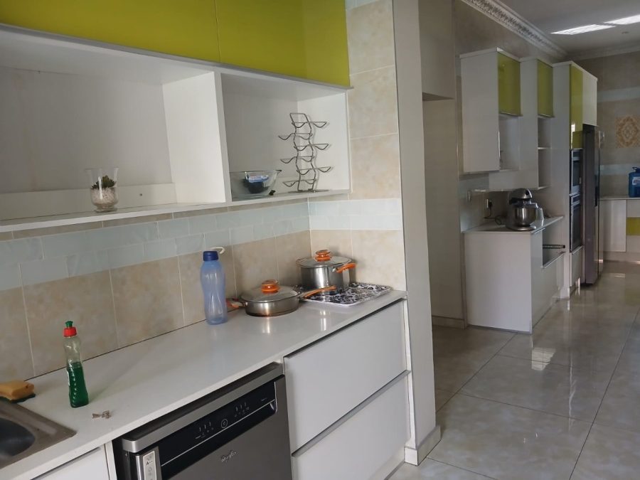 To Let 6 Bedroom Property for Rent in Blue Valley Golf Estate Gauteng