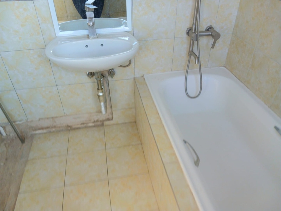 To Let 6 Bedroom Property for Rent in Blue Valley Golf Estate Gauteng