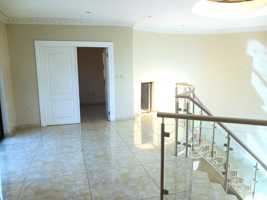 To Let 6 Bedroom Property for Rent in Blue Valley Golf Estate Gauteng