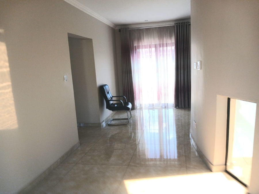 To Let 6 Bedroom Property for Rent in Blue Valley Golf Estate Gauteng