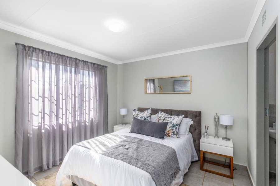 2 Bedroom Property for Sale in Windmill Park Gauteng