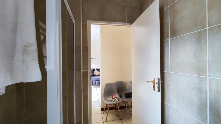 2 Bedroom Property for Sale in Helderwyk Gauteng