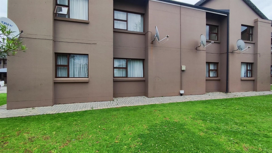 2 Bedroom Property for Sale in Helderwyk Gauteng