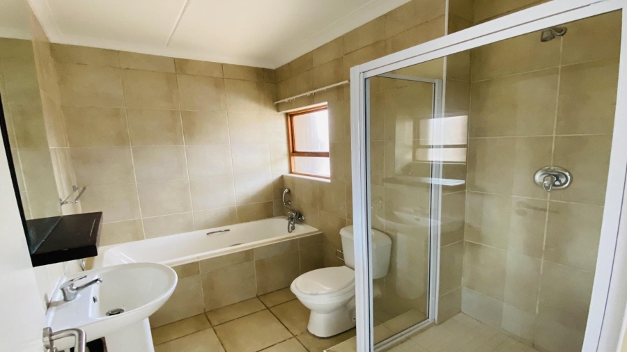 2 Bedroom Property for Sale in Helderwyk Gauteng