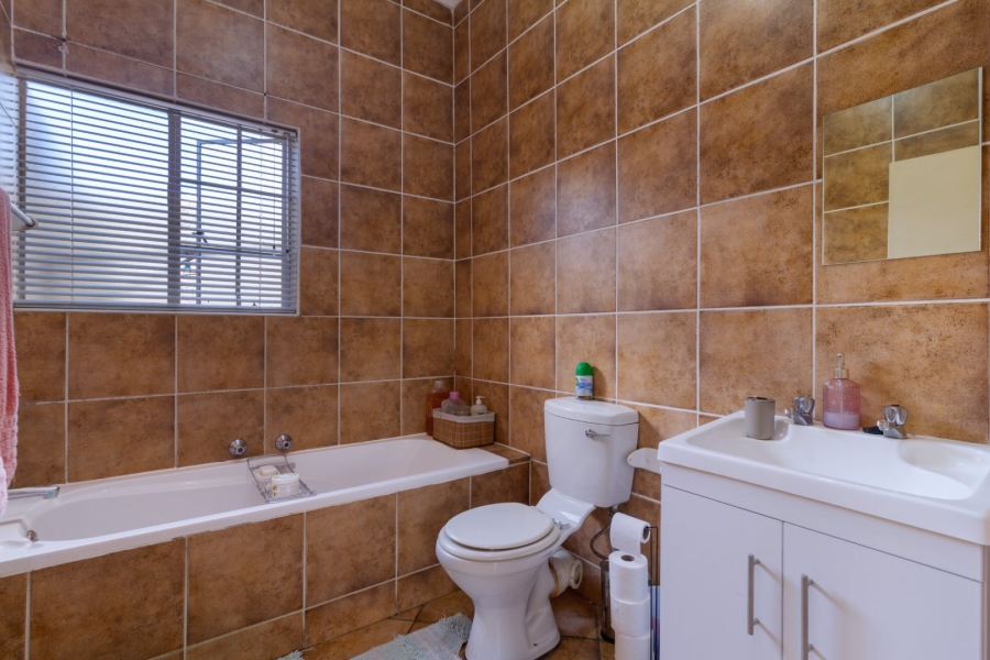 2 Bedroom Property for Sale in Northgate Gauteng